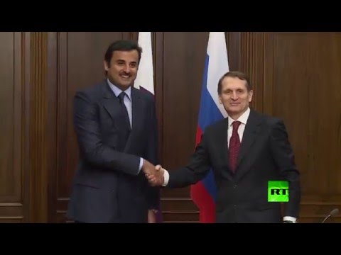 بالفيديو أمير قطر يلتقي مع رئيس مجلس الدوما في موسكو