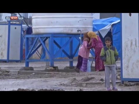 الثلوج والأمطار تفاقم معاناة النازحين