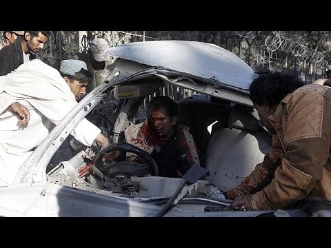 مقتل 9 أشخاص وإصابة العشرات في تفجير انتحاري في باكستان