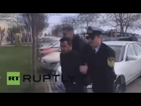 شاهد اعتقال 3 بريطانيين من أصول عراقية في اليونان