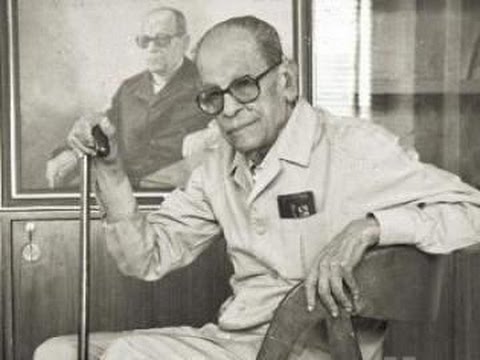 مصريّ أراد قتل نجيب محفوظ لأنه كافر