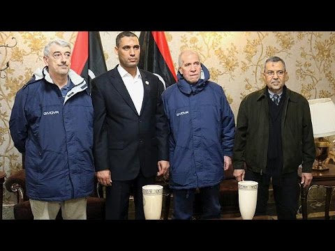 إطلاق سراح إثنين من العمال الإيطاليين المحتجزين كرهائن