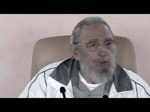 ظهور مفاجئ للرئيس الكوبي الأسبق فيديل كاسترو خارج منزله